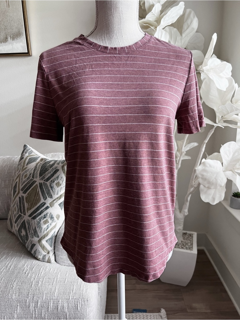Lululemon Love Crewneck Striped T Shirt in Dusty Rose Size 6